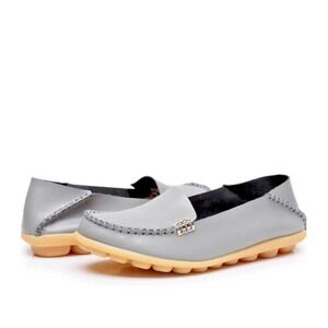 Venus Celia Women's Natural Grey Leather  Comfort Moccasin Flat Loafer Size 9